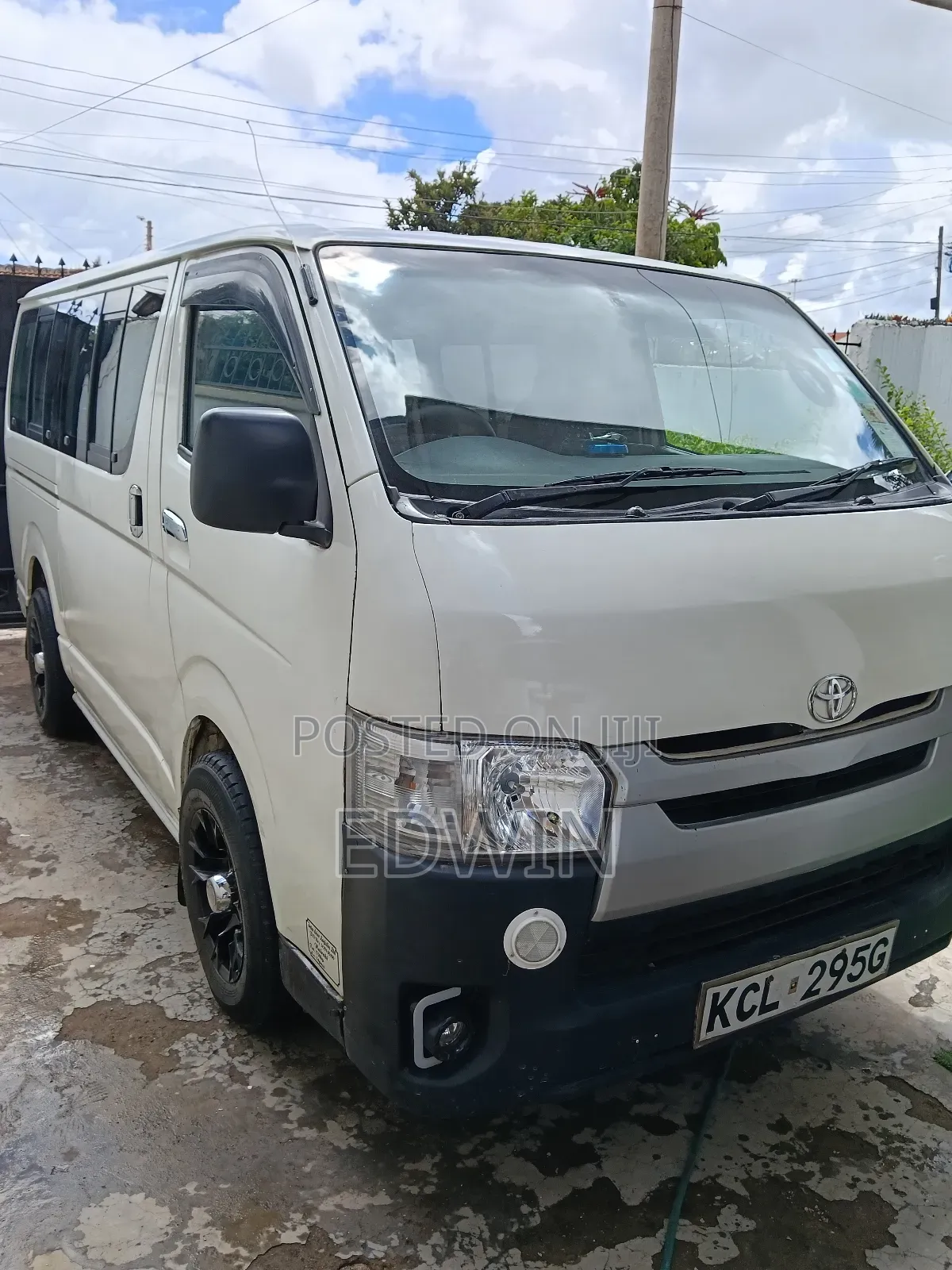 Toyota HiAce 2010 White