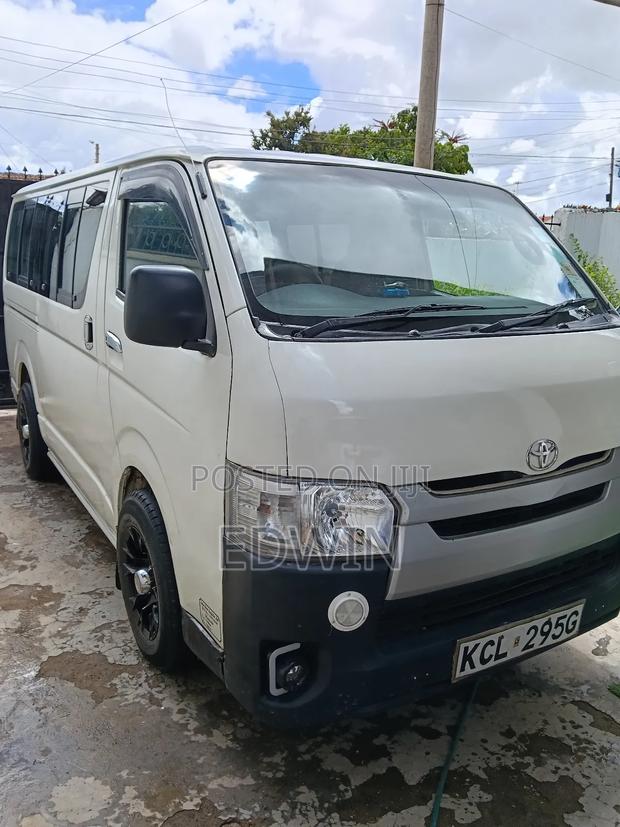 Toyota HiAce 2010 White - thumbnail 14