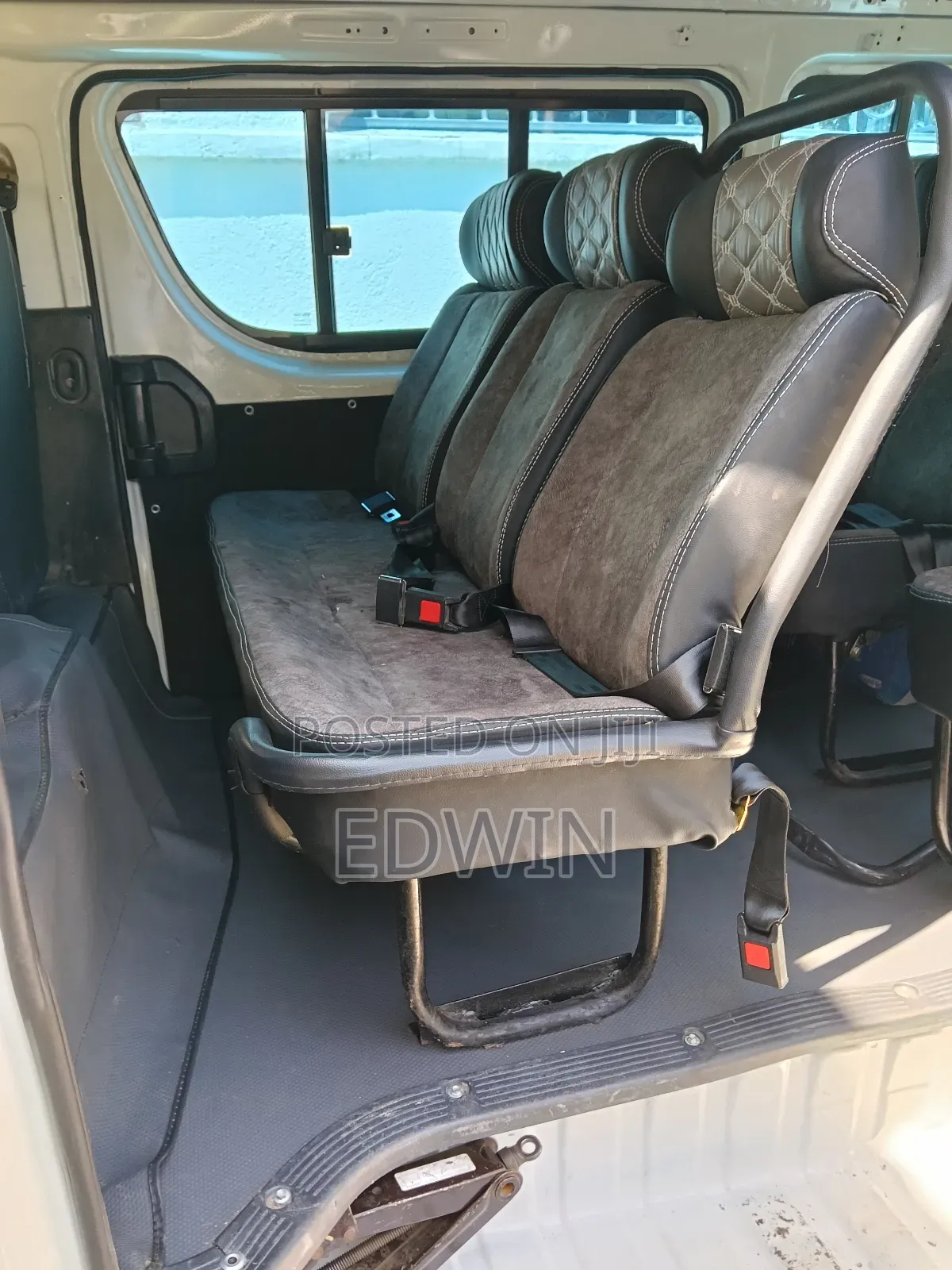 Toyota HiAce 2010 White