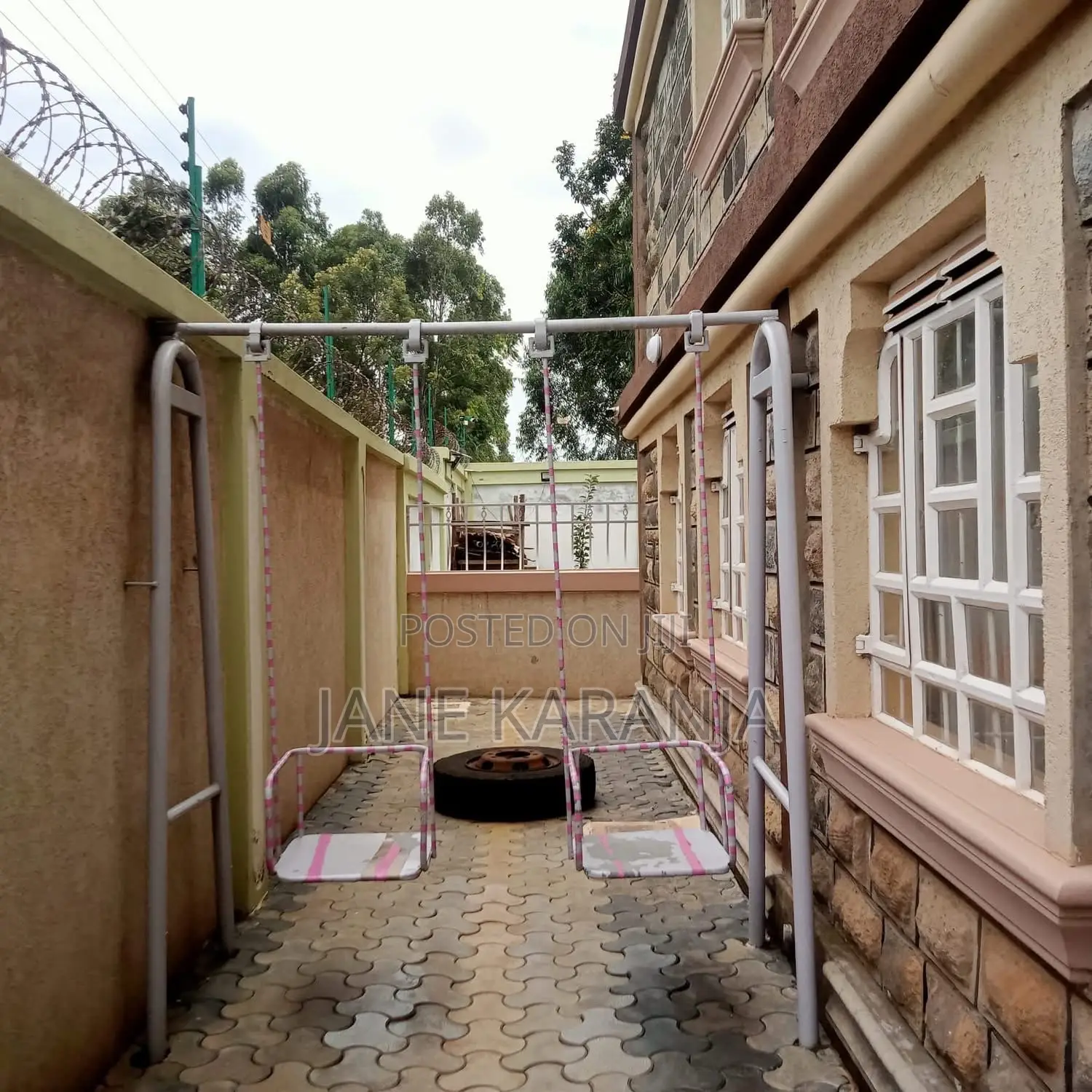 Furnished 5bdrm Mansion in Zambezi for sale