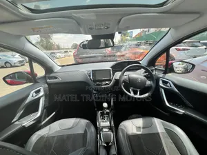 Peugeot 2008 1.2 PureTech (130 Hp) 2017 Red