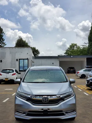 Honda Fit Shuttle 1.5 Hybrid 2WD 2018 Silver