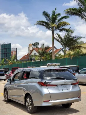 Honda Fit Shuttle 1.5 Hybrid 2WD 2018 Silver