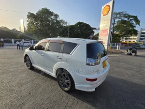 Mitsubishi Outlander 2011 White