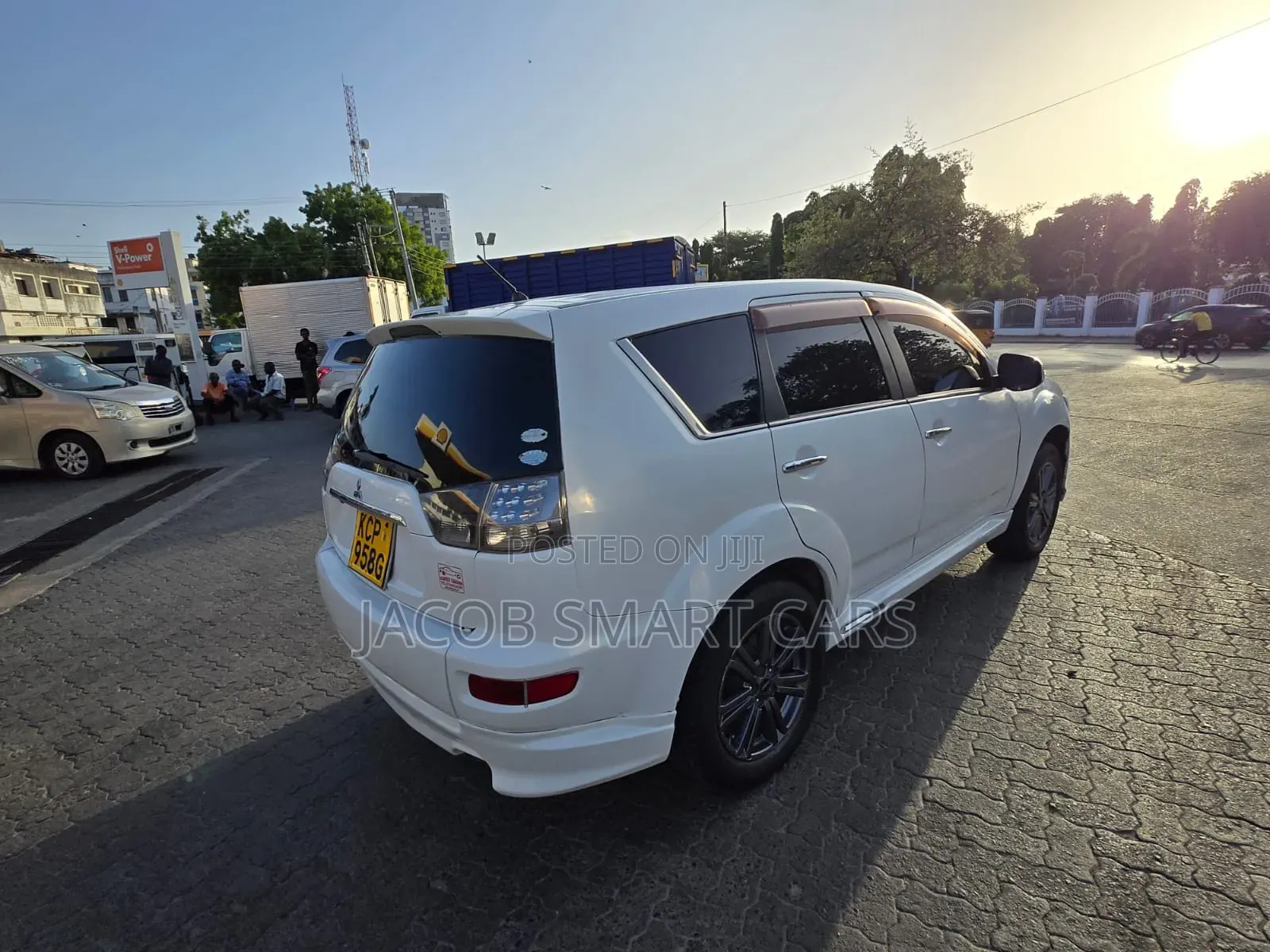Mitsubishi Outlander 2011 White