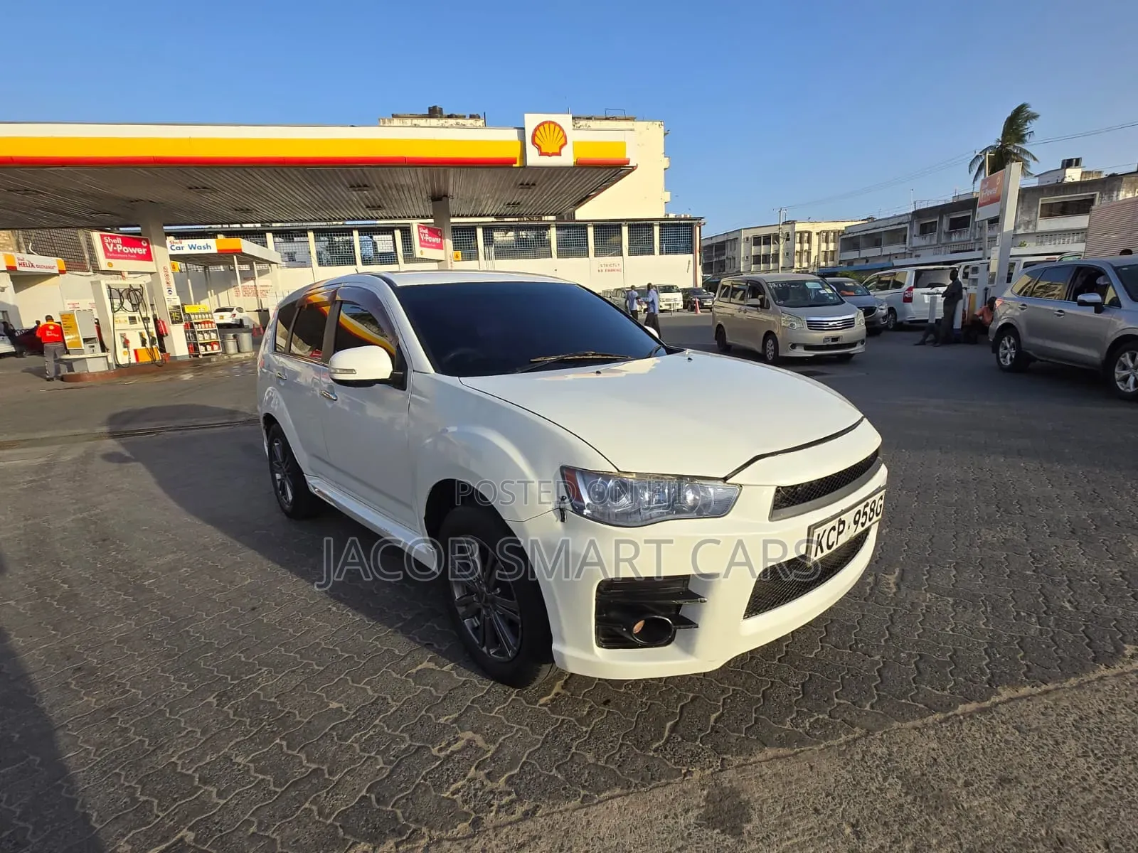 Mitsubishi Outlander 2011 White