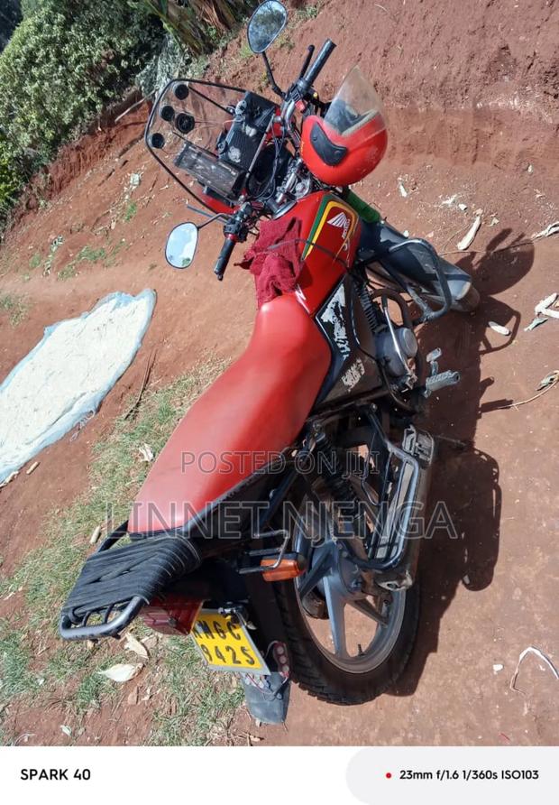 Honda CBR 2022 Red - main view