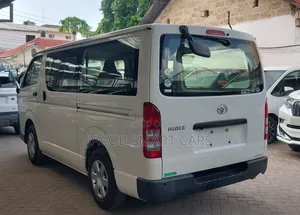 Toyota HiAce 2018 White