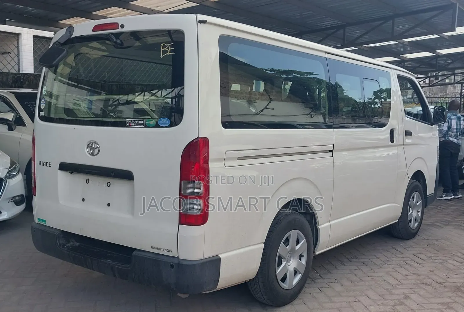 Toyota HiAce 2018 White