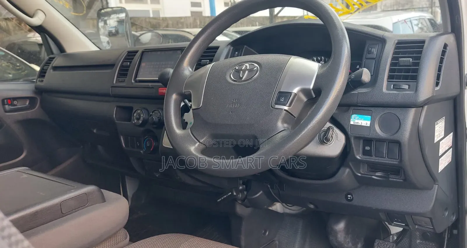 Toyota HiAce 2018 White