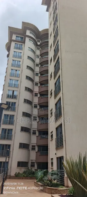 3bdrm Block of Flats in Lavington Mall, Valley Arcade for sale