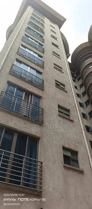 3bdrm Block of Flats in Lavington Mall, Valley Arcade for sale