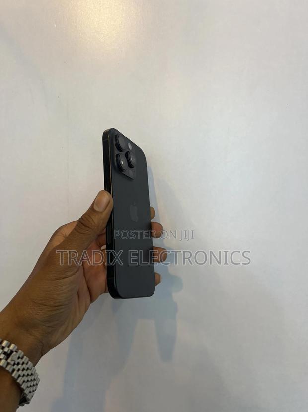 Apple iPhone 16 Pro 256 GB Black - thumbnail 3