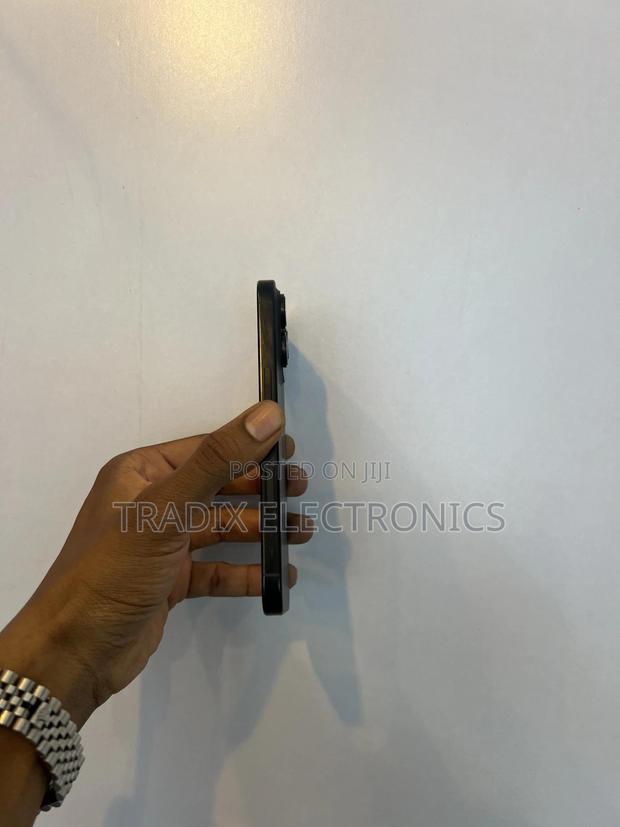 Apple iPhone 16 Pro 256 GB Black - thumbnail 4