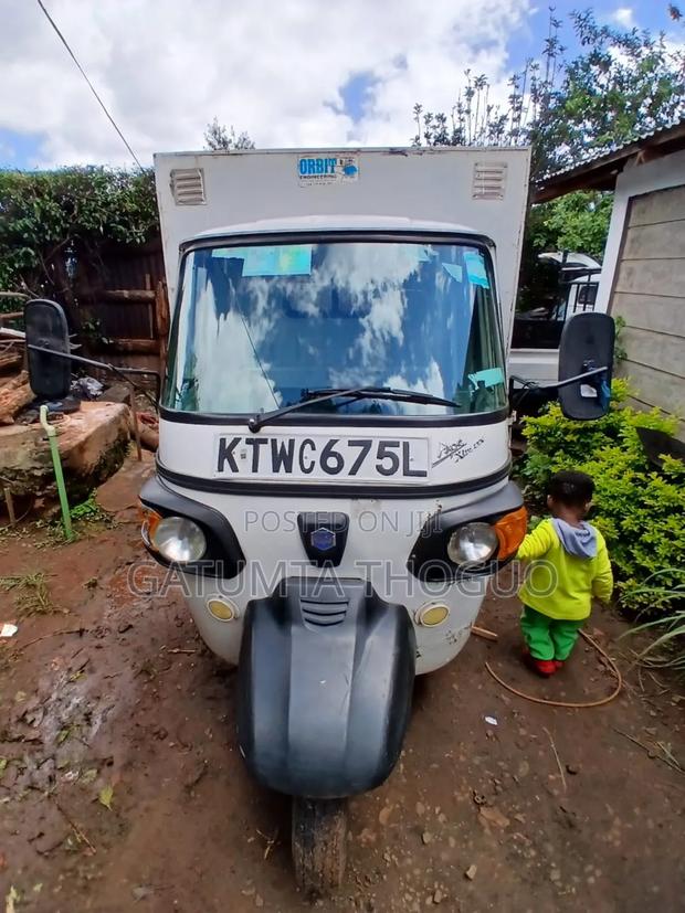 Piaggio Scooter 2023 White - thumbnail 2