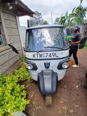 Piaggio Scooter 2023 White