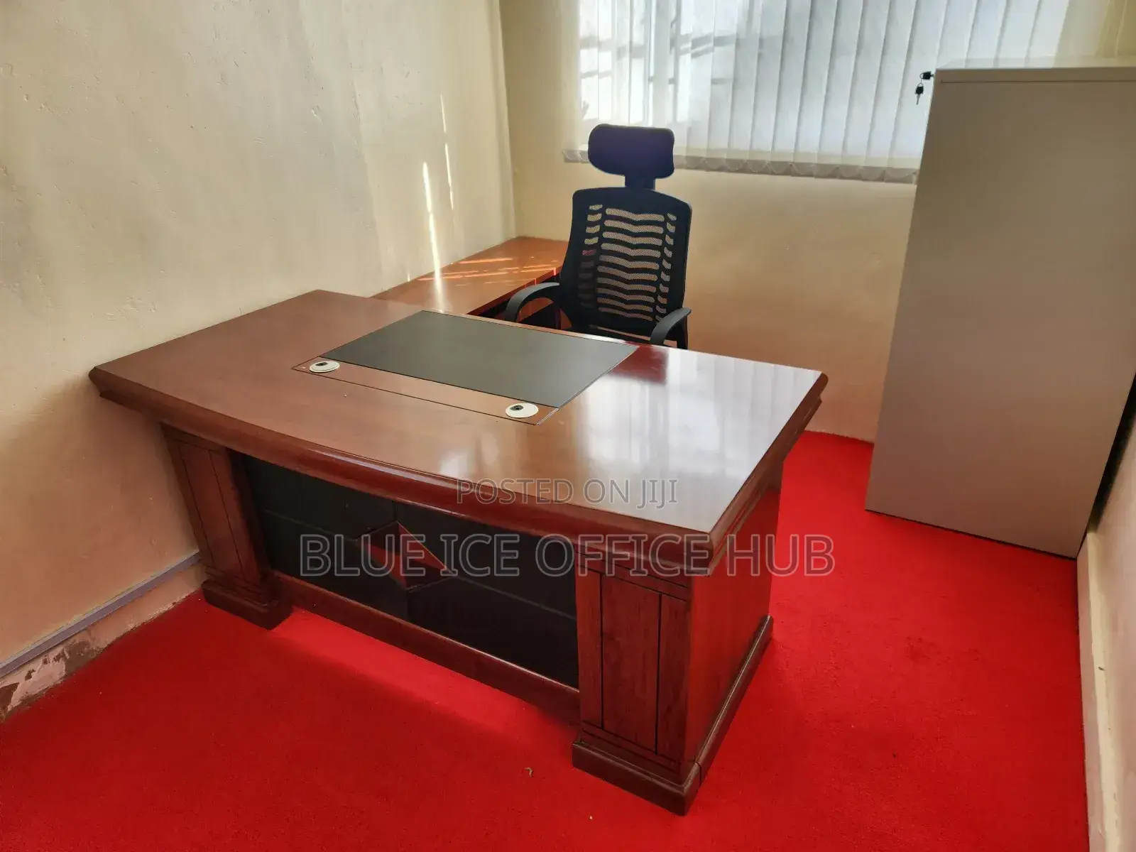 1.4 Executive Mahogany Modern Office Desk With Chair
