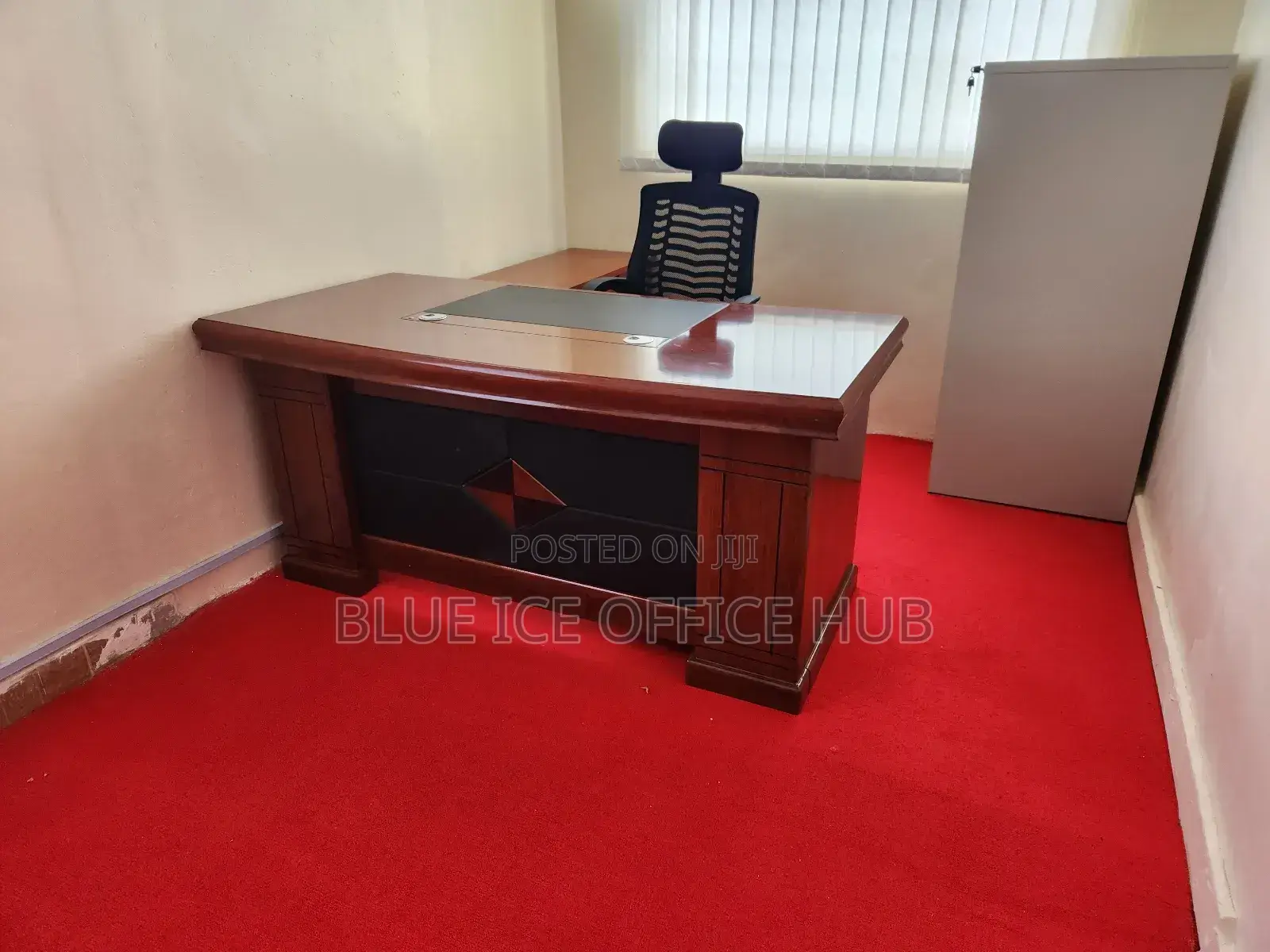 Quality Executive Office Desk With High-Quality Chair