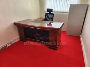 Quality Executive Office Desk With High-Quality Chair