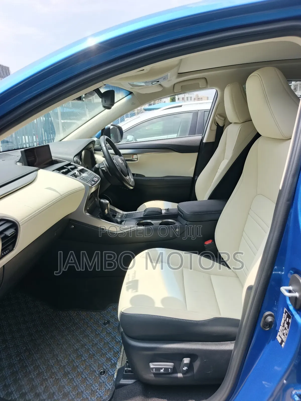 Lexus NX 300 FWD 2019 Blue