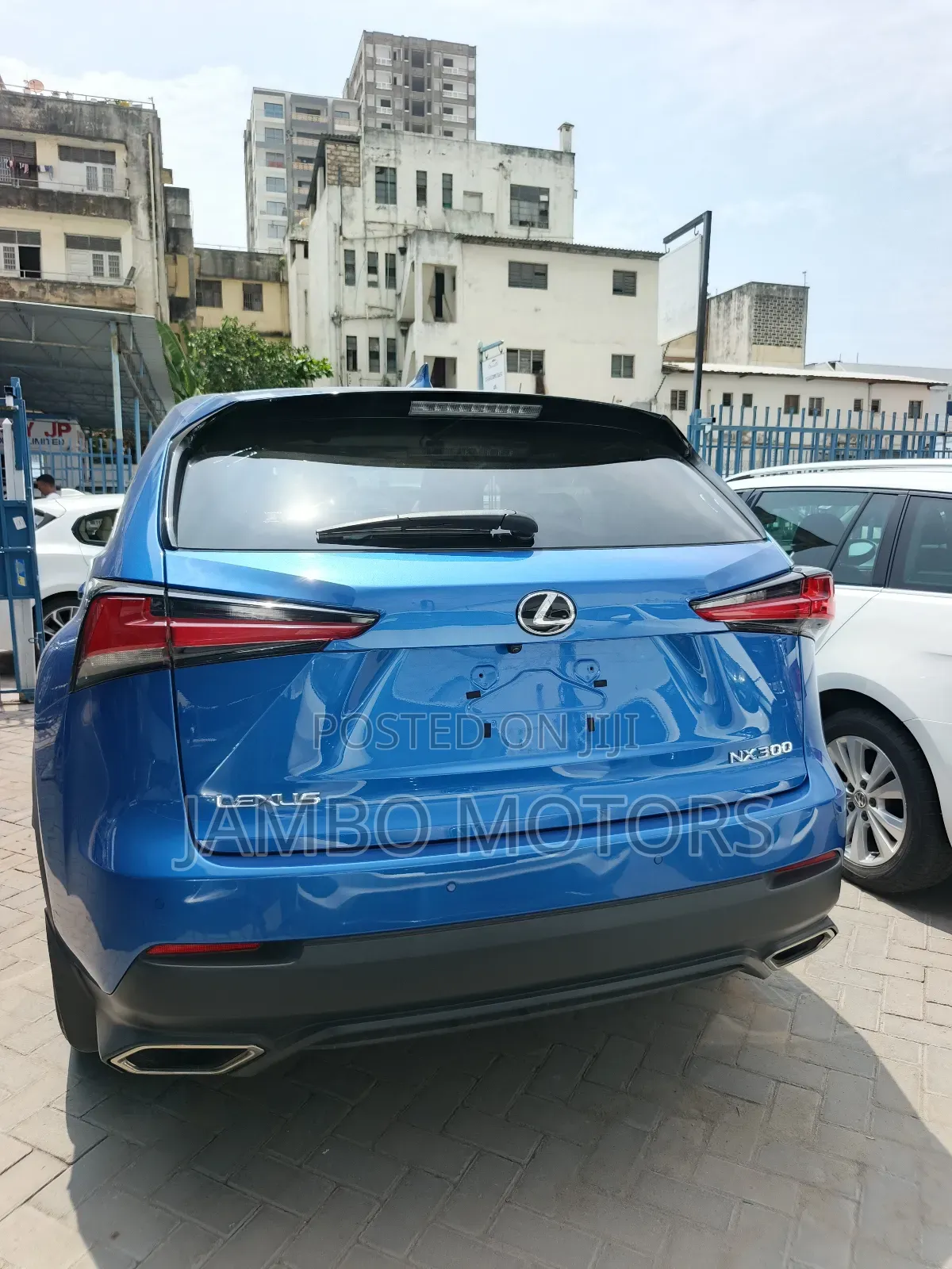 Lexus NX 300 FWD 2019 Blue