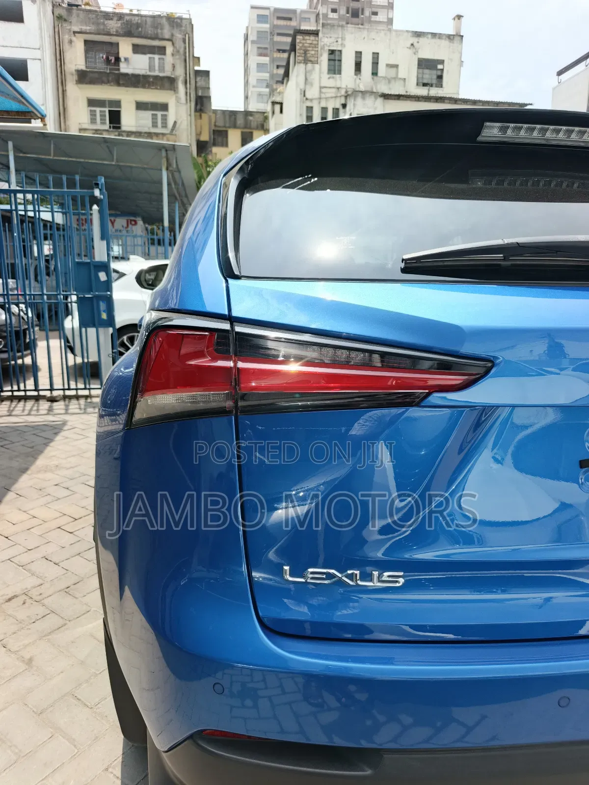 Lexus NX 300 FWD 2019 Blue