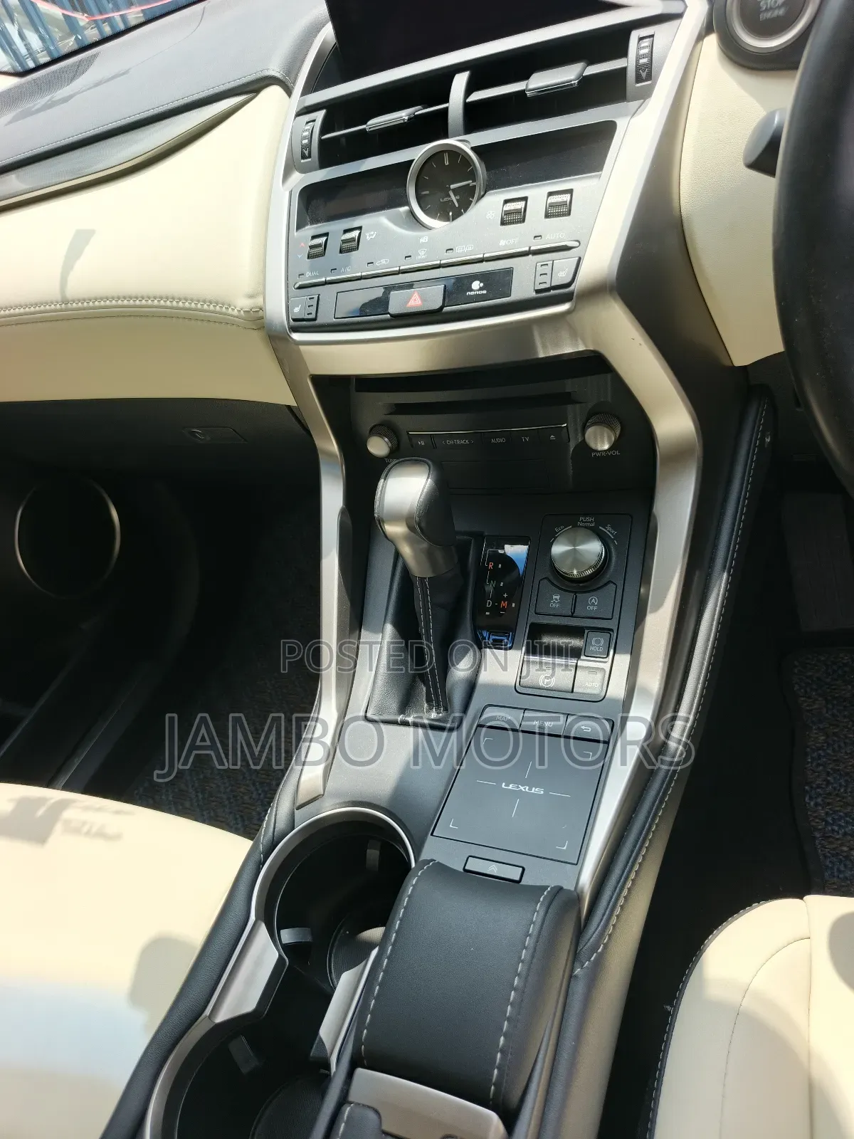 Lexus NX 300 FWD 2019 Blue