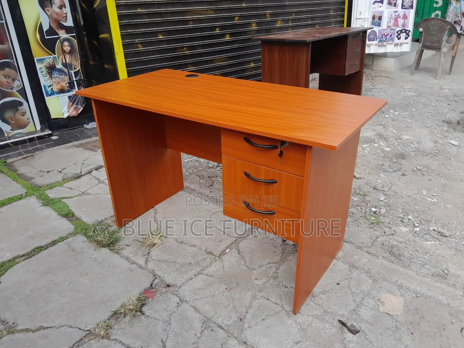 Efficient Office Desk