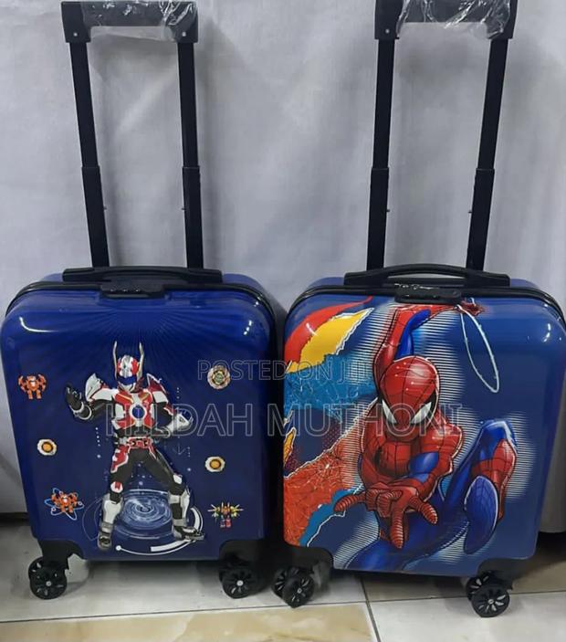 Kids’ Hard-Shell Modern Suitcase