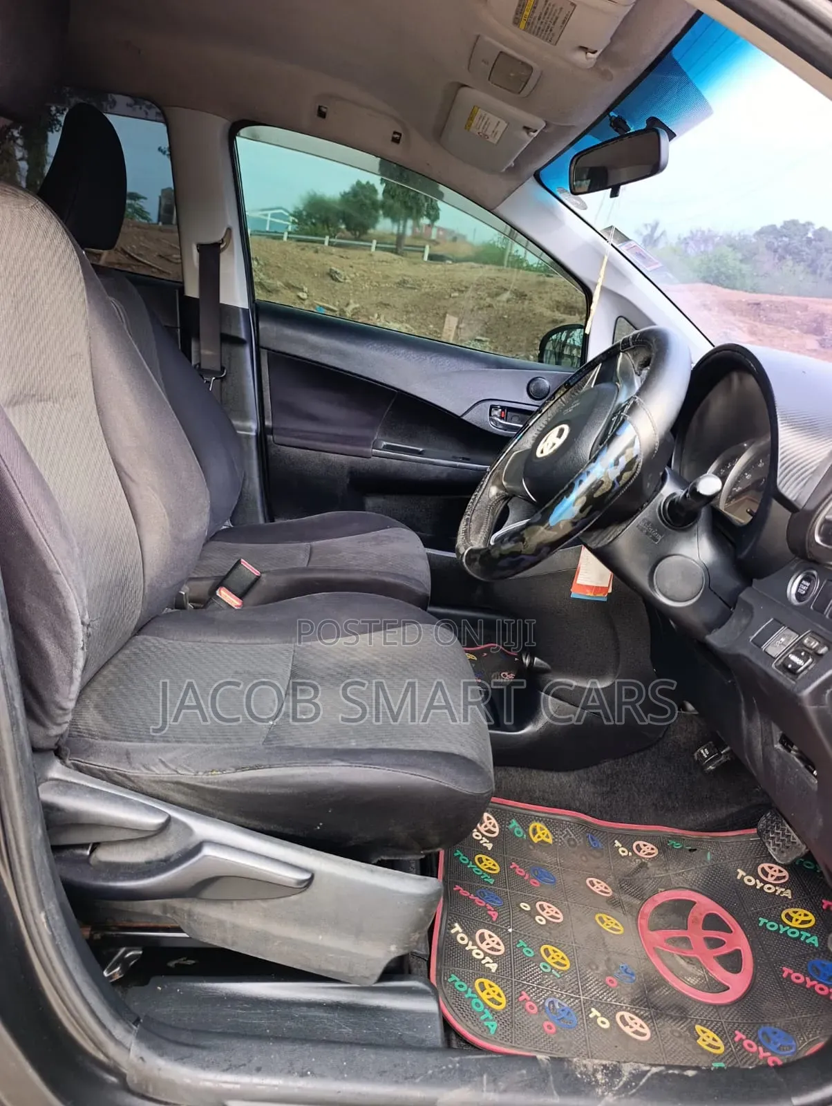 Toyota Ractis 2012 Black