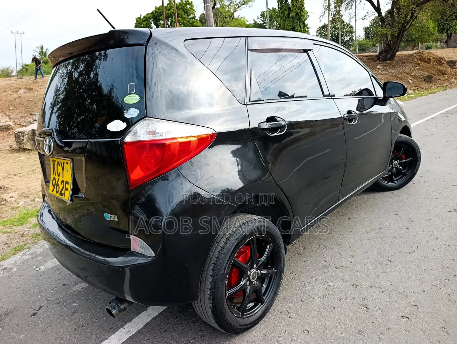 Toyota Ractis 2012 Black