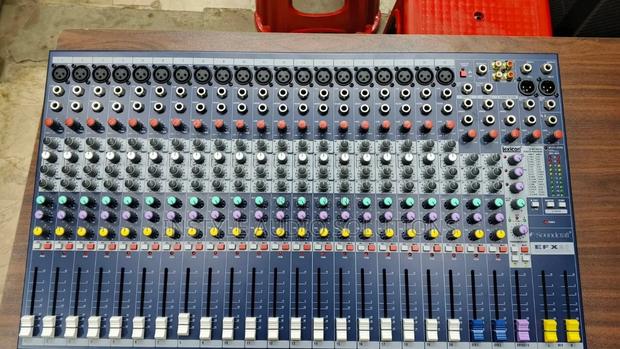 24 Channels Sound Craft Professional Plain Mixer - thumbnail 2