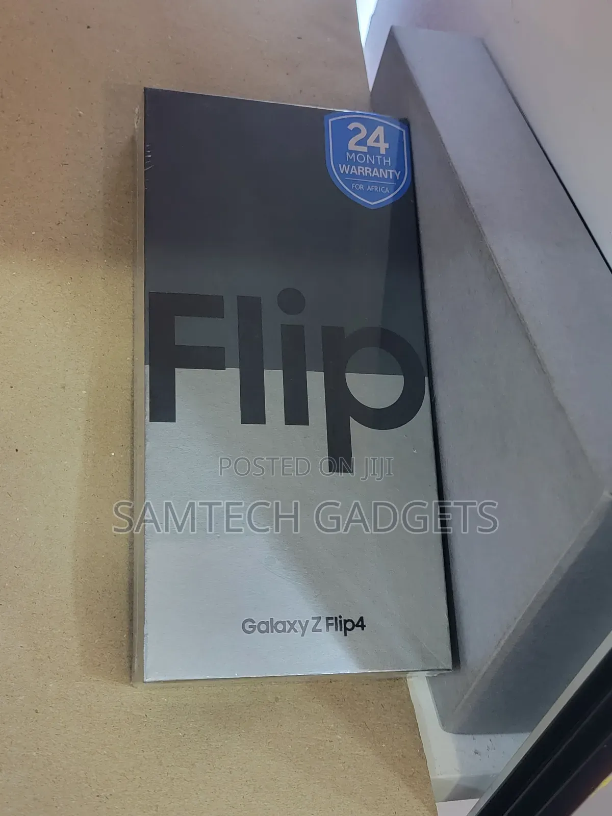 New Samsung Galaxy Z Flip4 256 GB Blue