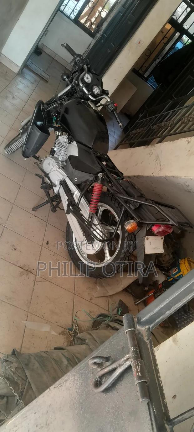 TVS HLX 125 2019 Black - thumbnail 3