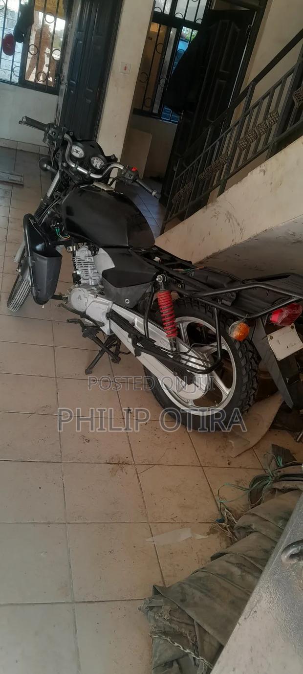 TVS HLX 125 2019 Black - thumbnail 4