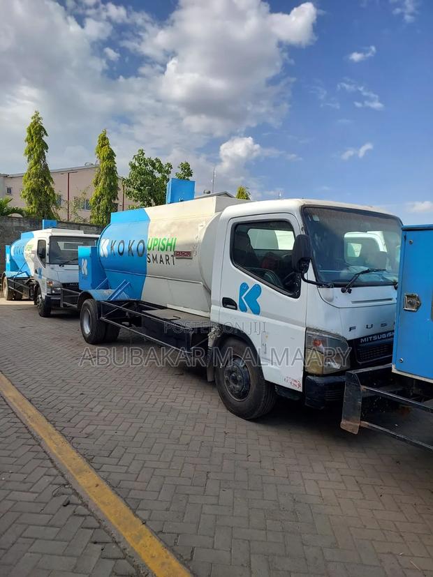 Fuso Canter Fe85