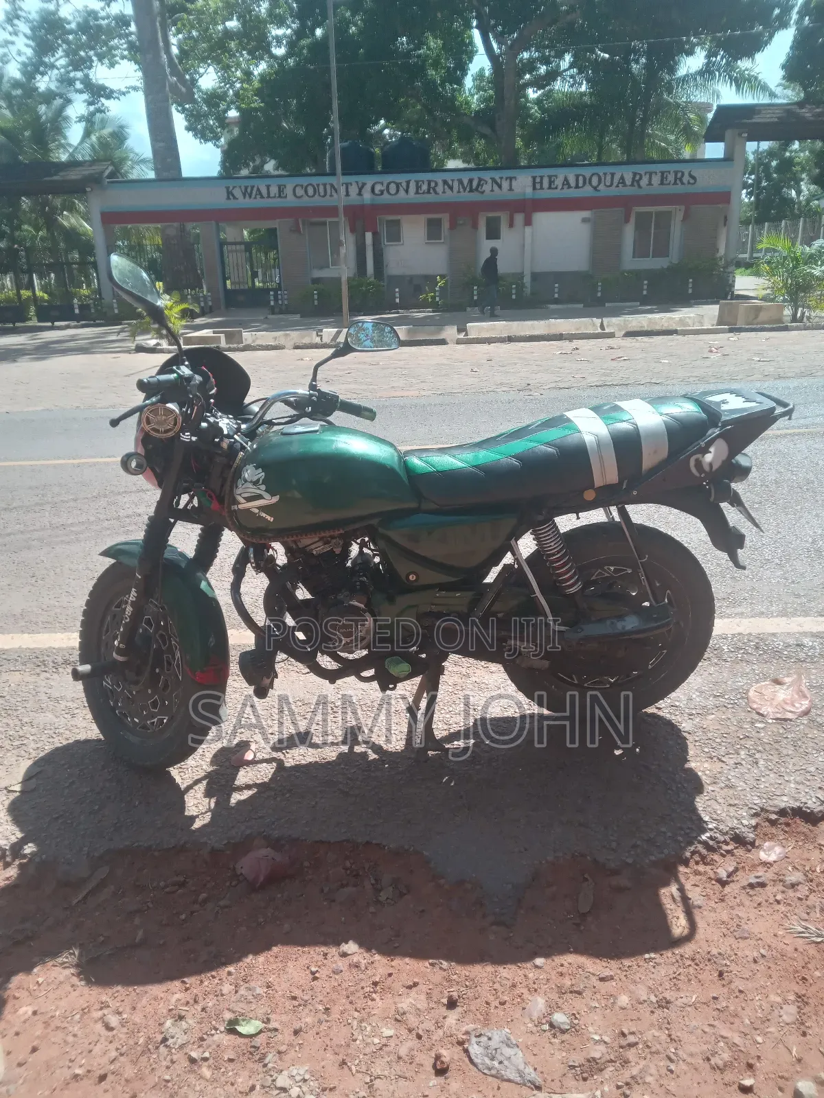 Bajaj Boxer 2016 Green