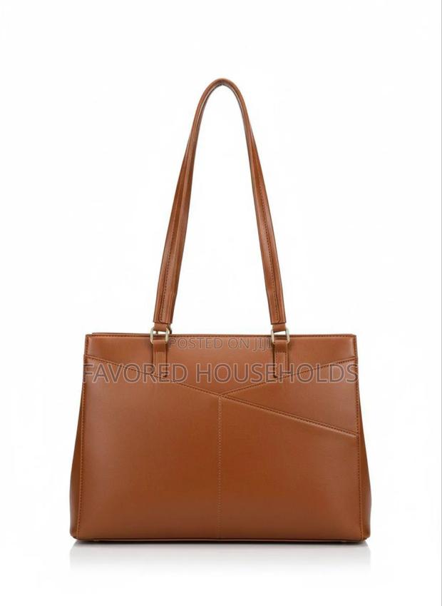 Vogue Large Capacity Handbag 
Discount Price 
Available - thumbnail 2