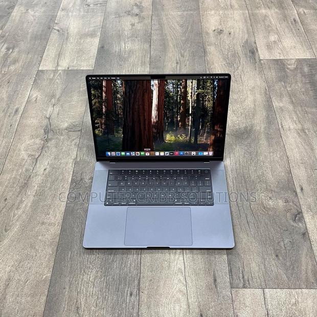 Apple MacBook Pro 2023 M3 Pro 16-inch 18GB Apple M3 Pro SSD 512GB