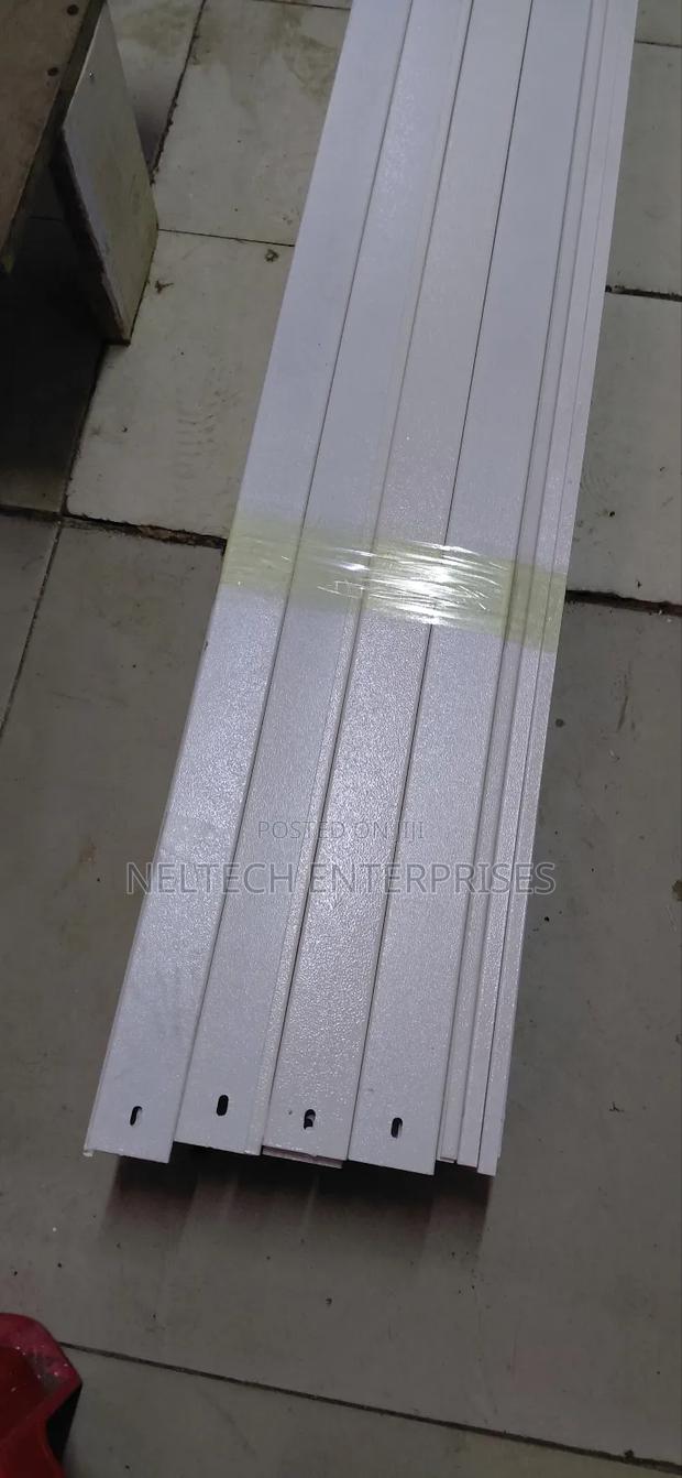 Metallic Trunking 4by2 - main view
