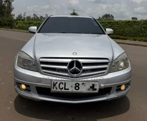 Mercedes-Benz C200 2010 Silver