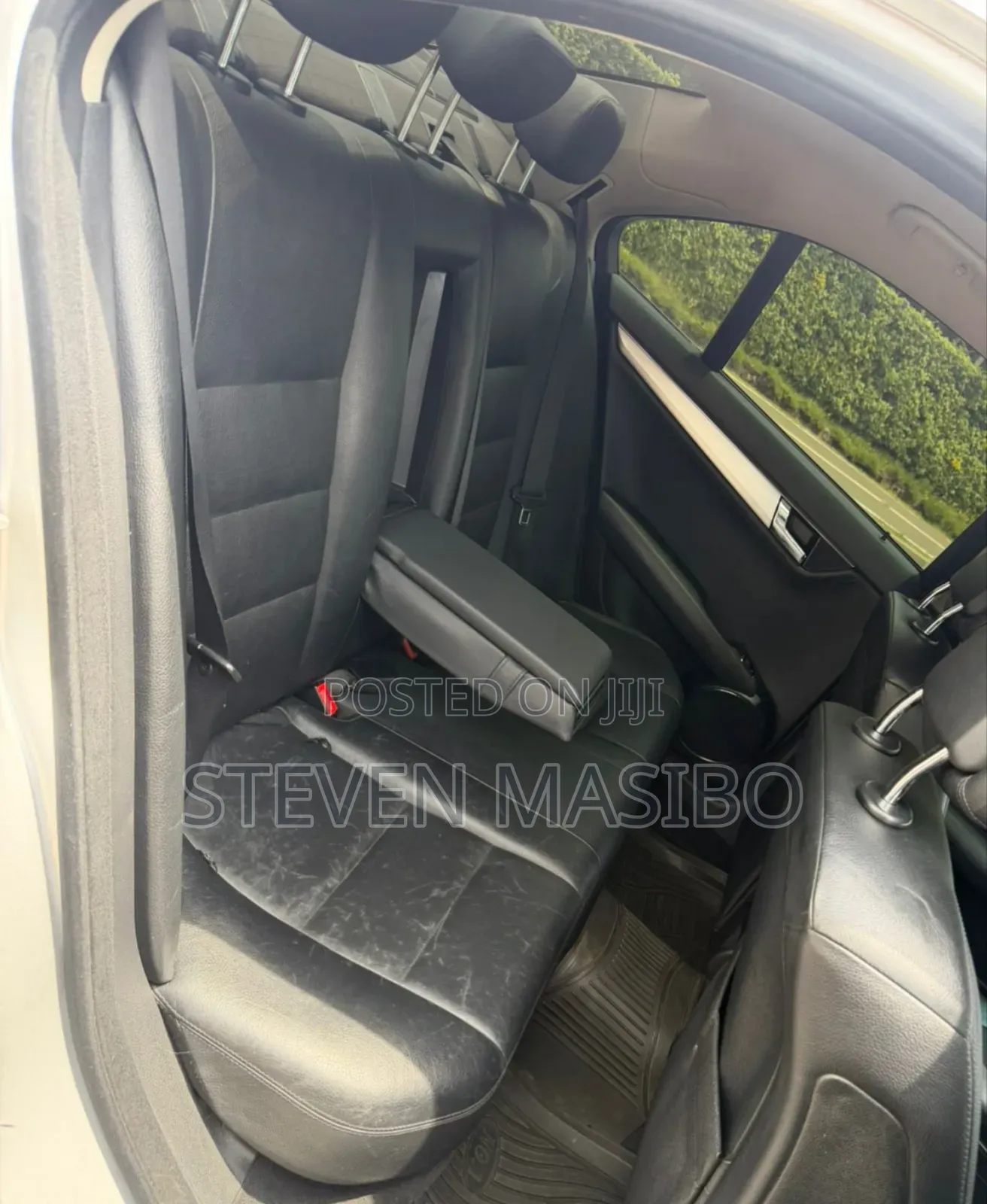 Mercedes-Benz C200 2010 Silver