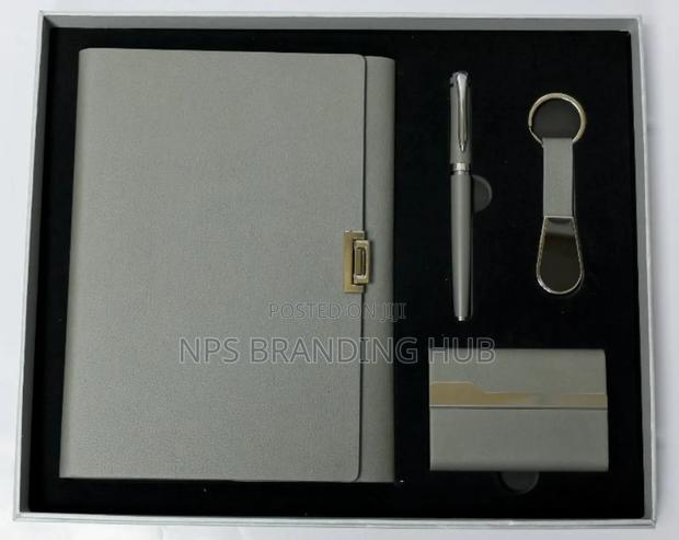 4-in-1 Business Gift Set Features a Notebook,Pen, Keyholder,Cardholder