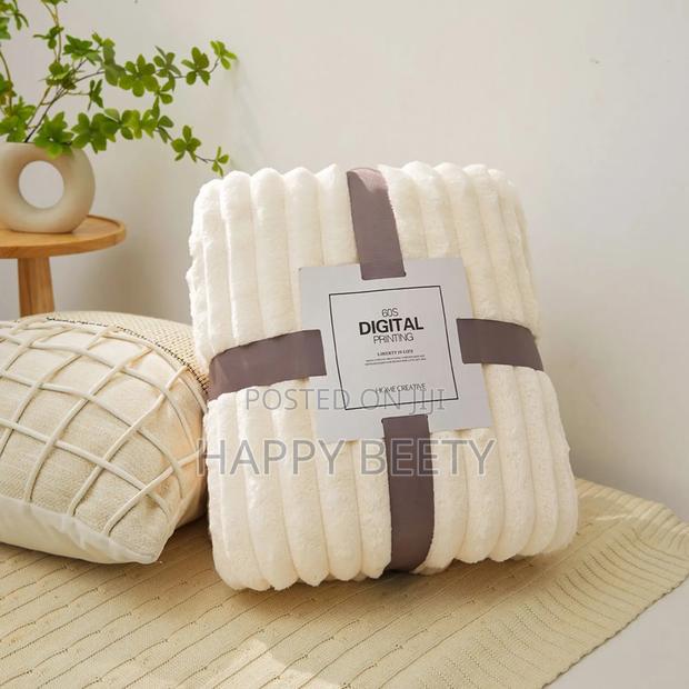 Fluffy Coral Velvet Throw Blanket - thumbnail 3