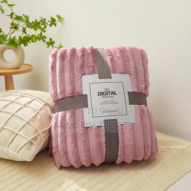 Fluffy Coral Velvet Throw Blanket - thumbnail 4