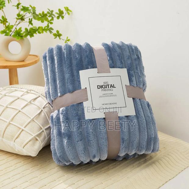 Fluffy Coral Velvet Throw Blanket - thumbnail 5
