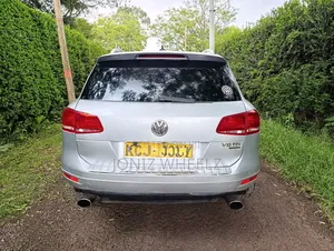 Volkswagen Touareg TDI Executive 2011 Silver