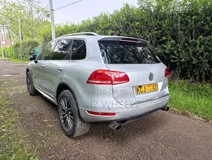 Volkswagen Touareg TDI Executive 2011 Silver