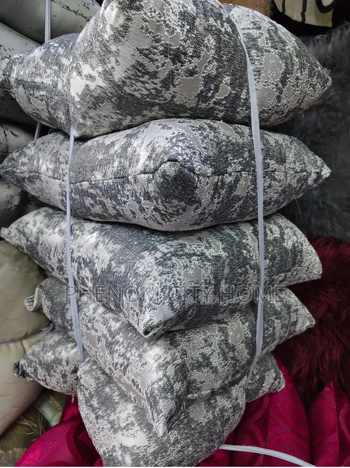 Fiber Coloured Throwpillows/Cushions