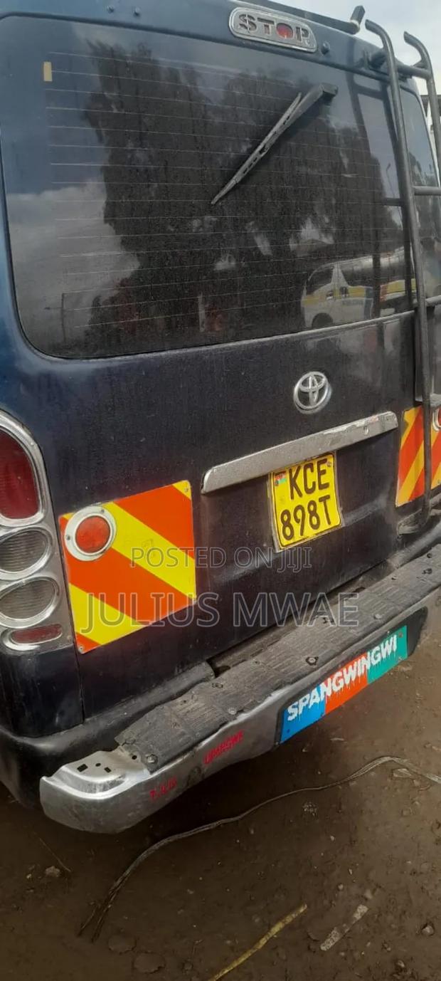 Toyota HiAce 2012 Blue - thumbnail 2